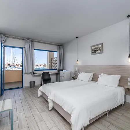 Hotell Ianos Bay 3*