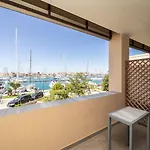 Ianos Bay Hotel
