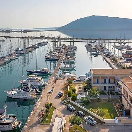 Ianos Bay 3*