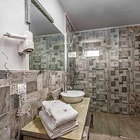 Ianos Bay Hotel 3*