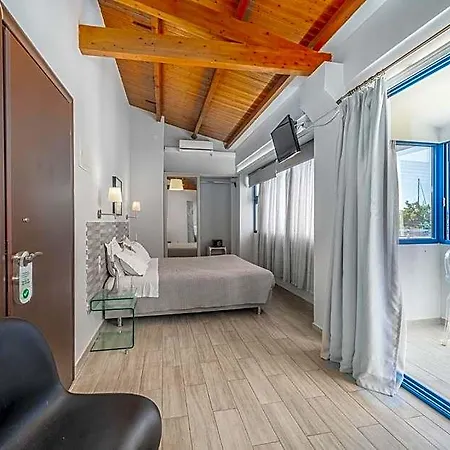 Hotel Ianos Bay 3*